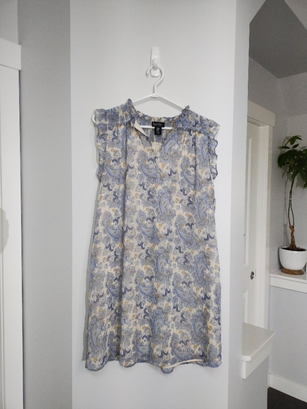 Nicole Miller mini sleeveless dress